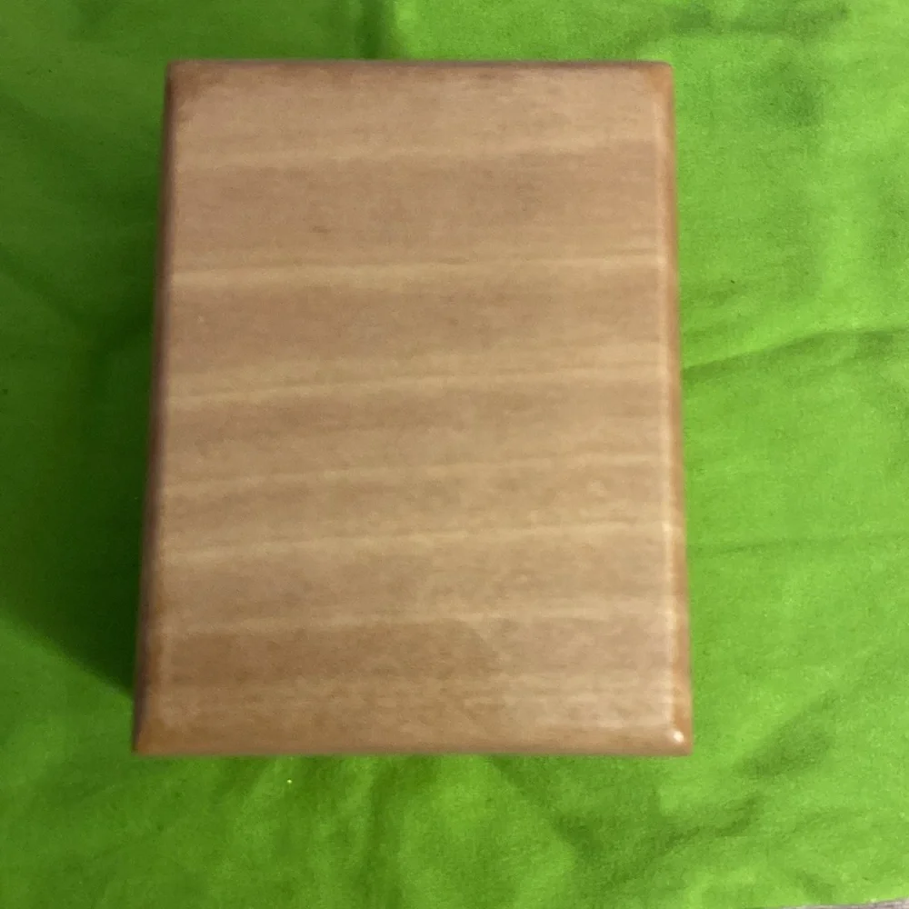 Krementz wooden design jewelry box - Picture 2 of 5
